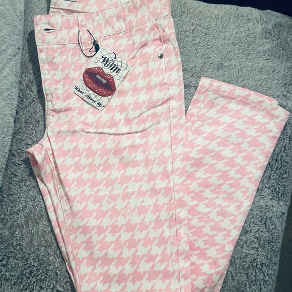 What about me brand new jeans - Picture 3 of 12